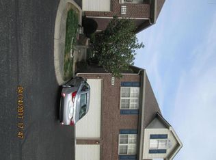 8449 Grand Trevi Dr, Louisville, KY 40228