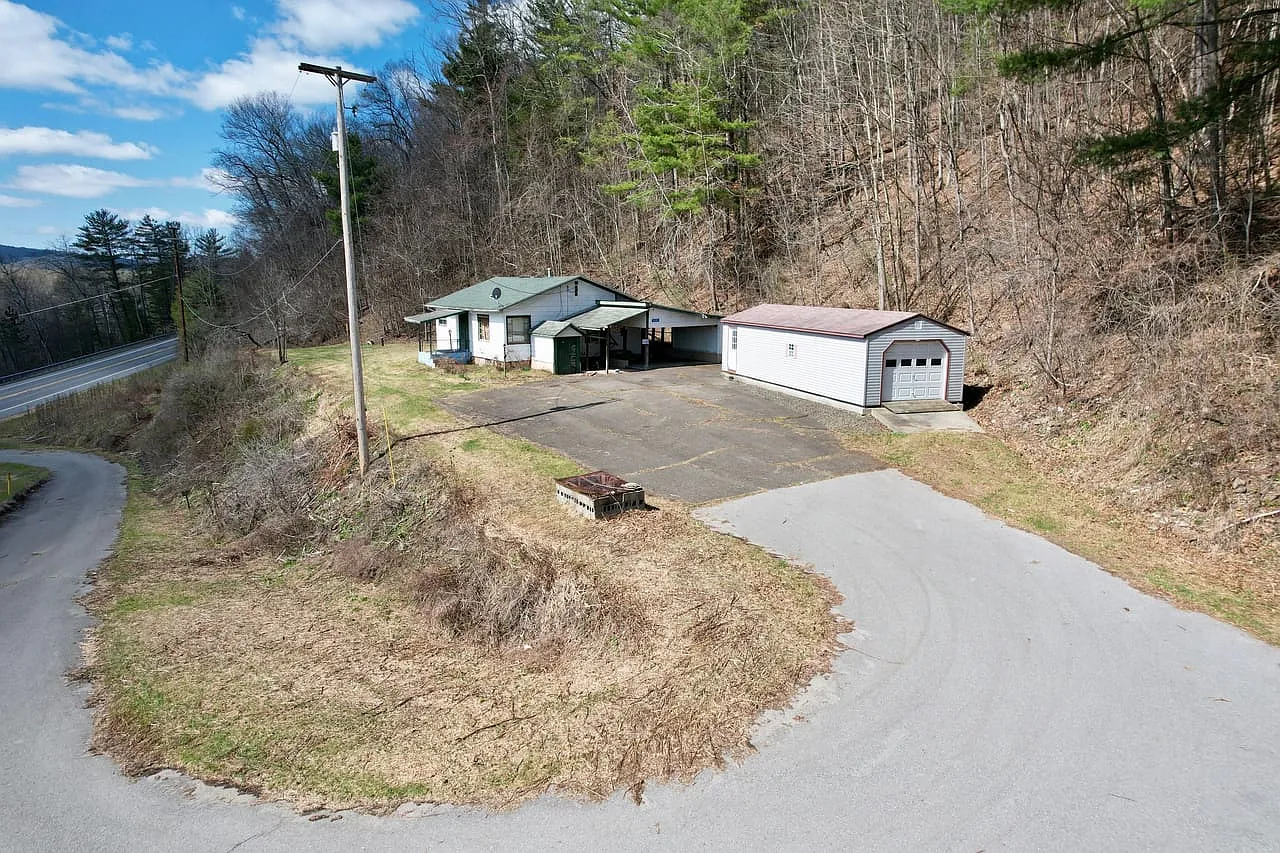 3135 Bliss Rd photo 1