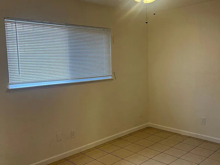 310 Graves Ave — Photo 4
