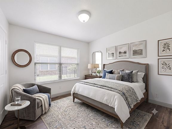 5th image of 7542 Birmingham Forest Dr