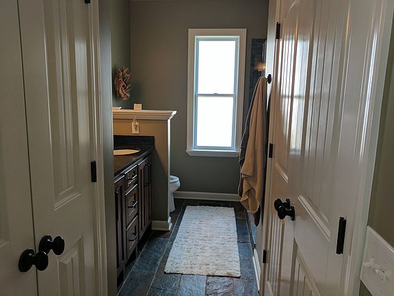 Master Bathroom w/ 2 Closets