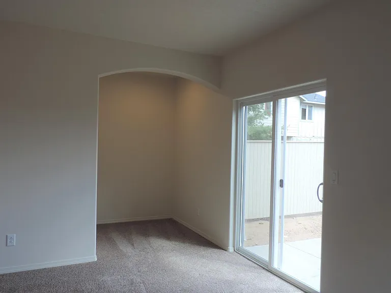 3030 SW Juniper Ave — Photo 5