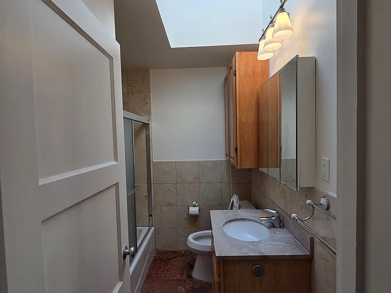 3623 Kirkham St #3 — Photo 2
