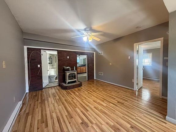 4th image of 213 Centre St