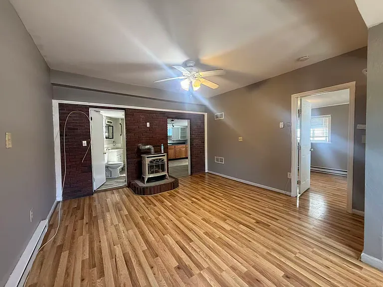 213 Centre St — Photo 4