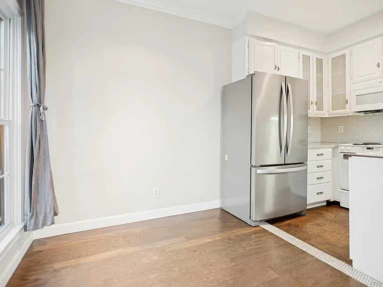 3905 Gilbert Ave #A — Photo 7