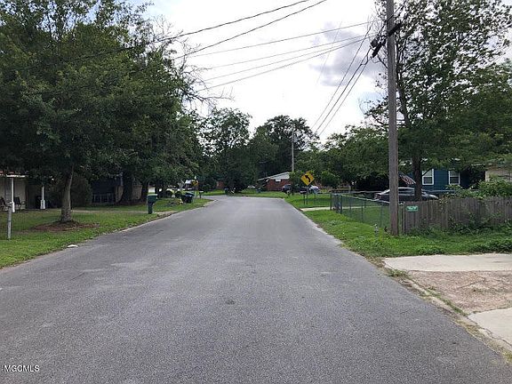 3rd image of 2823 Criswell Ave