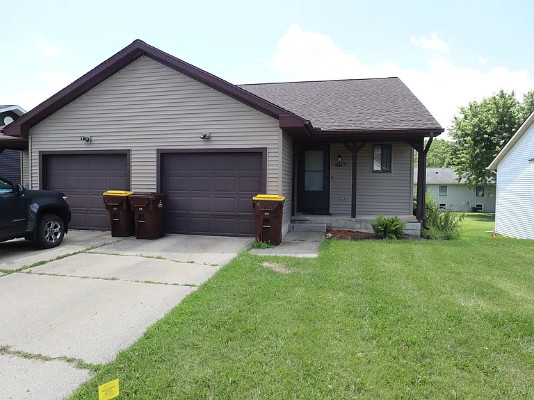 1111.5 S Chimney Hill Dr — Photo 1