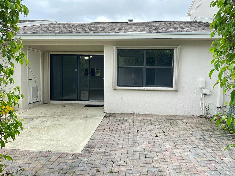 16344 Country Lake Cir — Photo 38