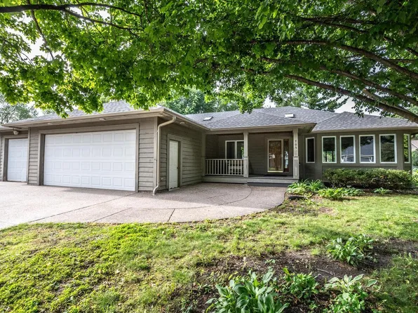 705 Grundhoefer Ct, Northfield, MN 55057