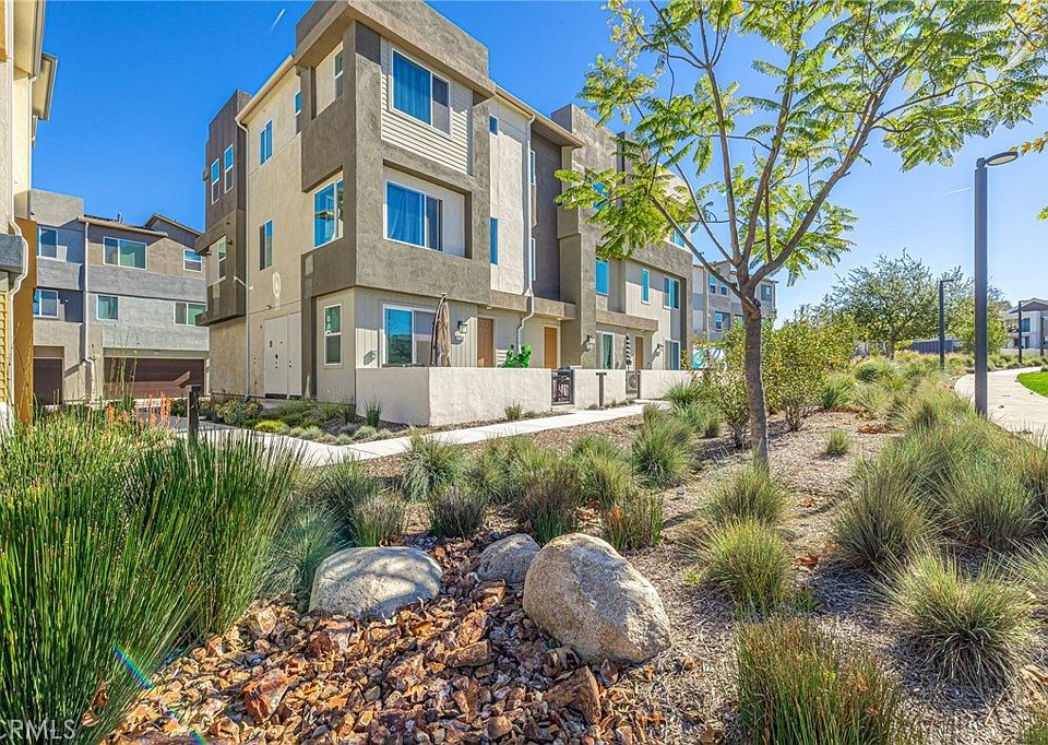 1st image of 27555 Sanctuary Ct