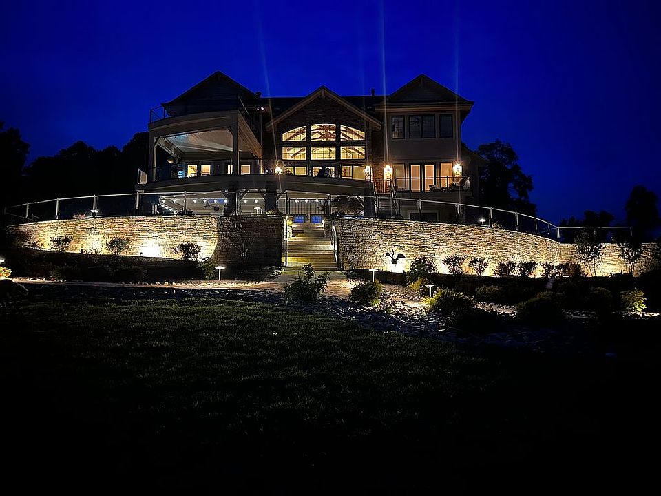 2nd image of 841 Crown Pointe Rd