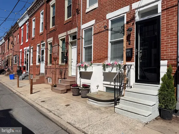 115 Mercy St, Philadelphia, PA 19148