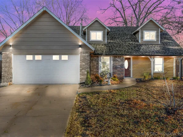 9619 E 25th Pl, Tulsa, OK 74129