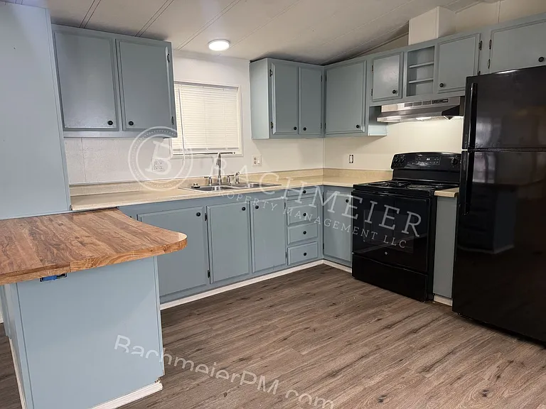 515 SW 14th St — Photo 4