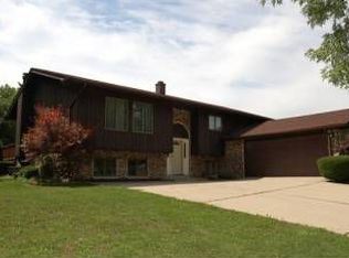 229 E Wise Rd, Schaumburg, IL 60193