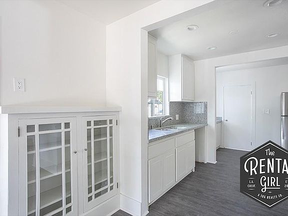 5th image of 205 S Avenue 63