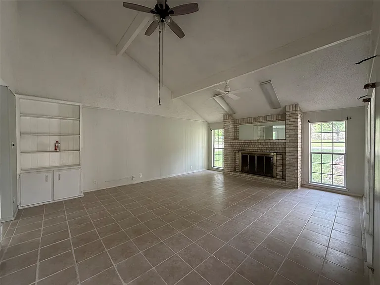 1412 Gatlinburg Dr — Photo 2