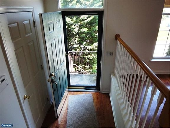 5th image of 30 N Sherman Dr