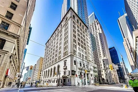 1 King St W