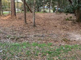 2 Little Canal Dr, Pt Washington, FL 32459