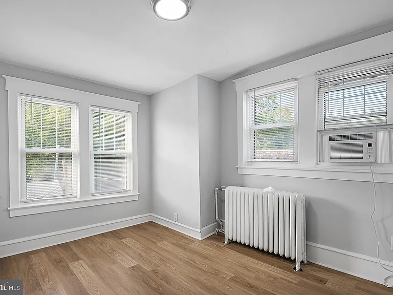221 Kings Hwy E #B — Photo 16