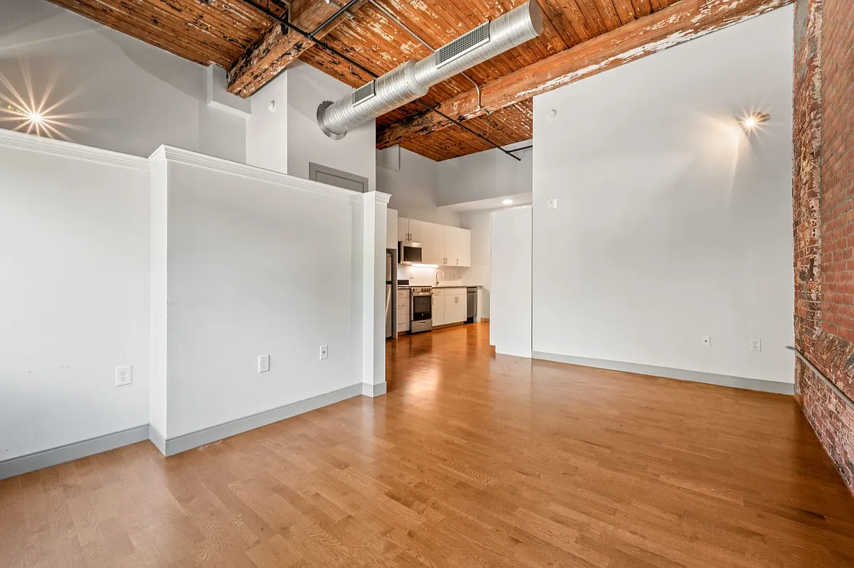 Building Photo - 103 Allyn St #662