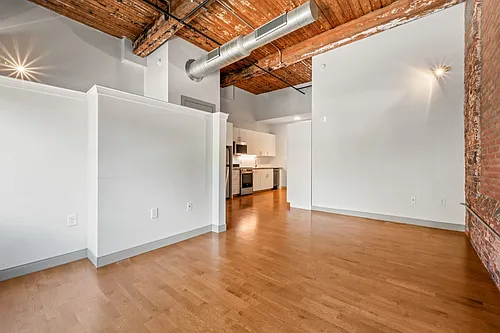 103 Allyn St Photo 1