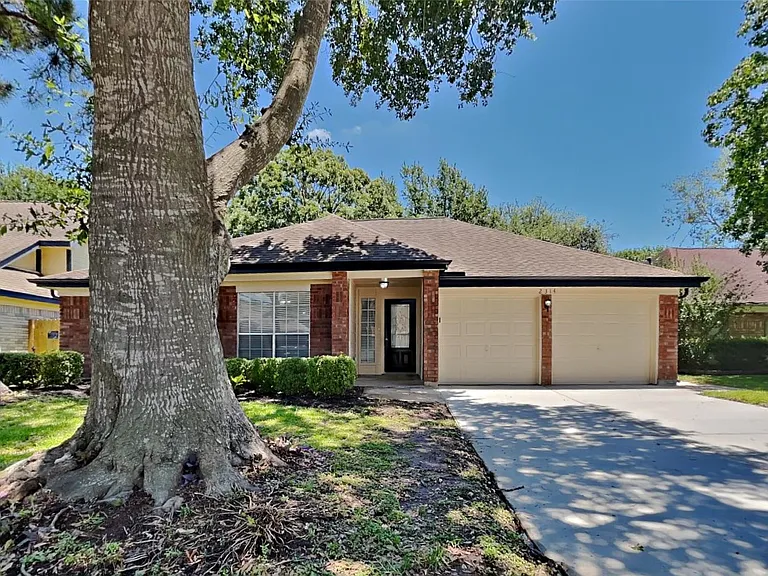 2314 Pebbledowne Cir — Photo 1