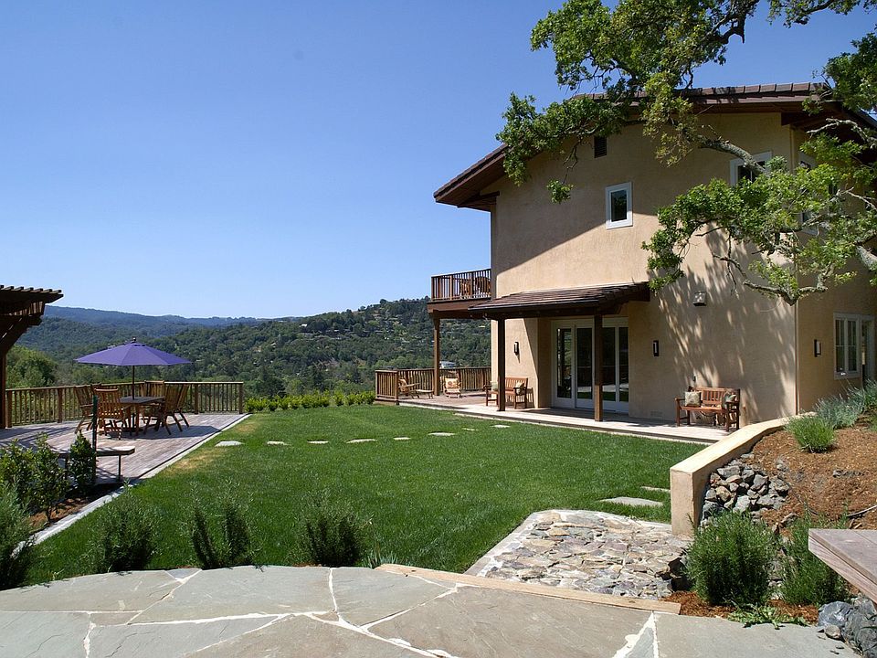 Large level lawn & wrap-around decks
