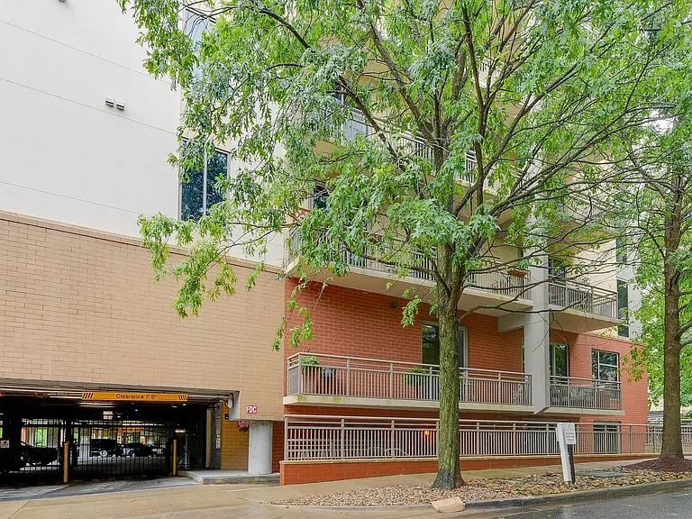 701 Royal Ct #306 — Photo 39
