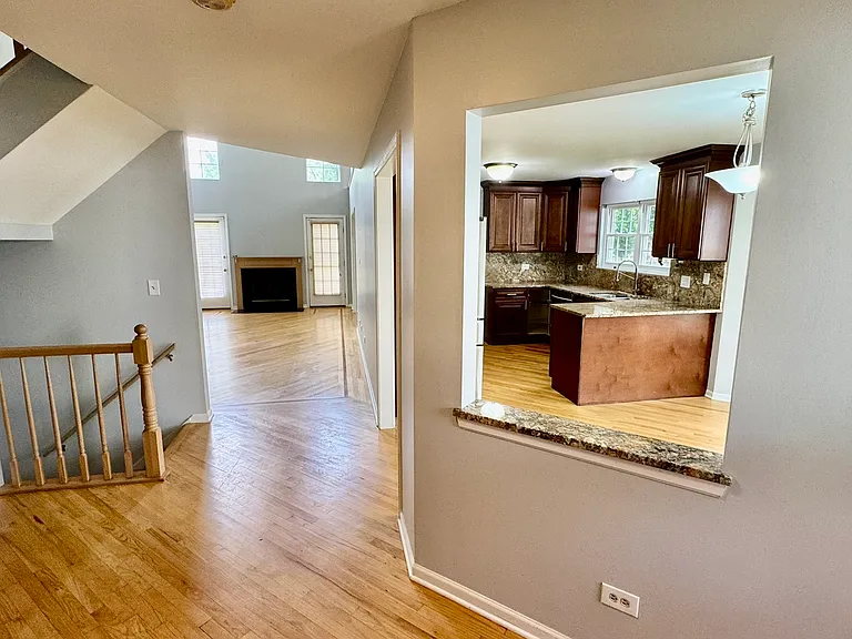 914 Sweetflower Dr — Photo 3
