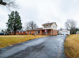 8906 Maple Rd, Louisville, KY 40229