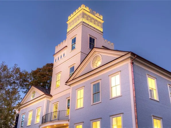 50 School St #7, Newport, RI 02840