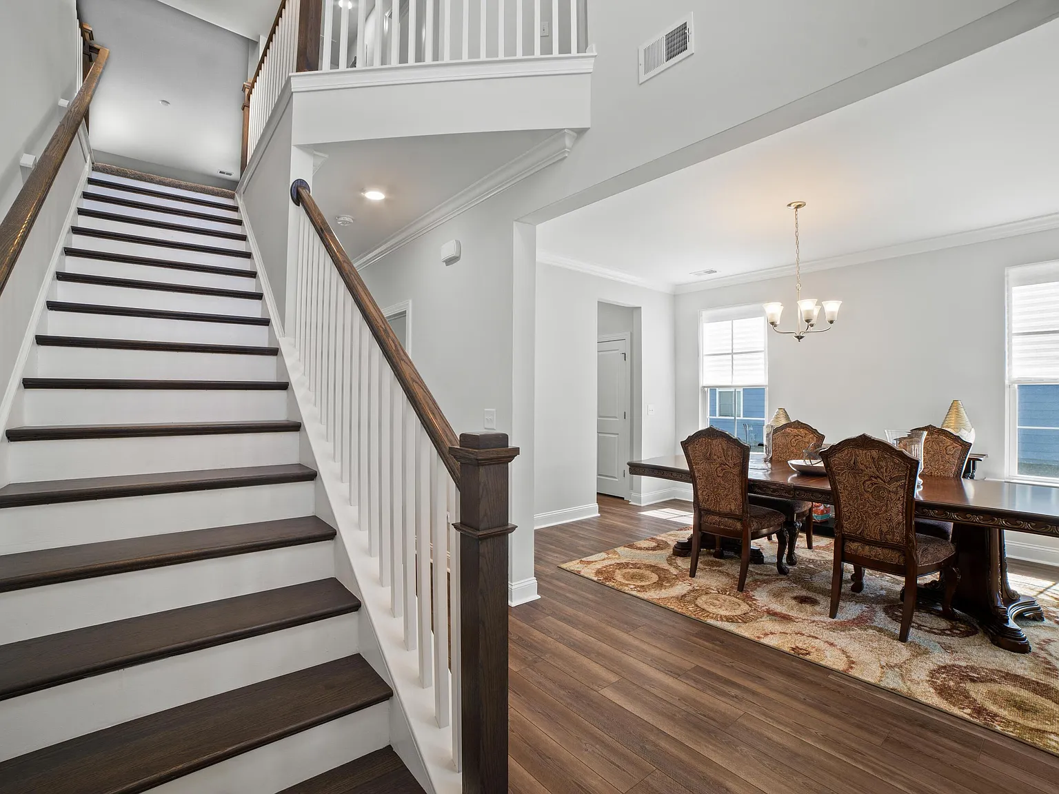 4 bed, 2.5 bath, 2530 sqft, $3,500 — Photo 4