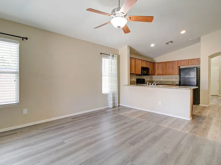 41375 W Cahill Dr — Photo 19