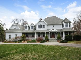 15 October Hill Rd, Woodbridge, CT 06525