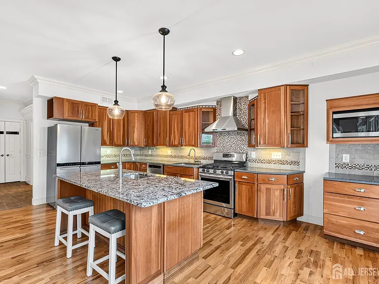 262 Prospect Ave — Photo 8