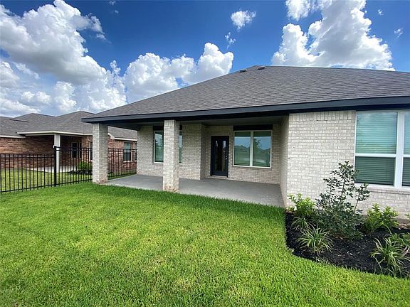 3rd image of 117 Eliana Shores Dr