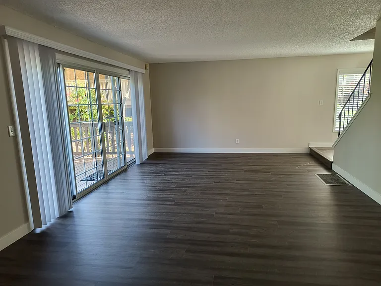 6805 Castillo Ct — Photo 4