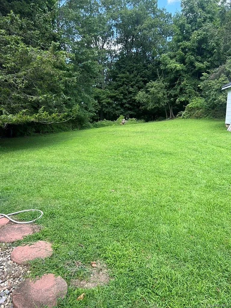 2 bed, 1.0 bath, 833 sqft, $3,200 — Photo 2