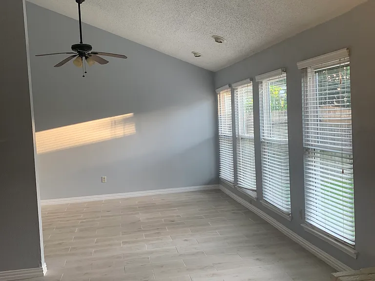 4131 Yupon Ridge Dr — Photo 5