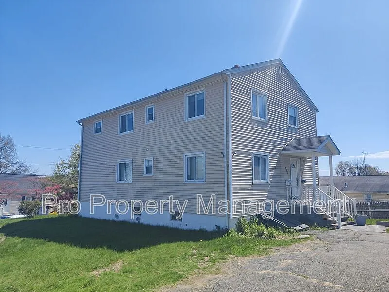 135 Hillcrest Rd #2