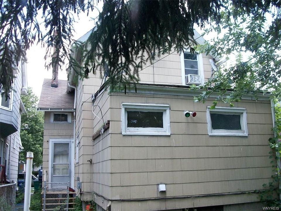 2nd image of 320 Dearborn St