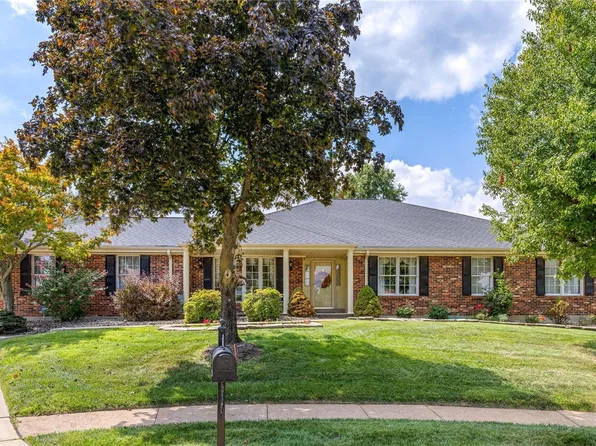 9 Grimsley Station Bluff Ct, Saint Louis, MO 63129