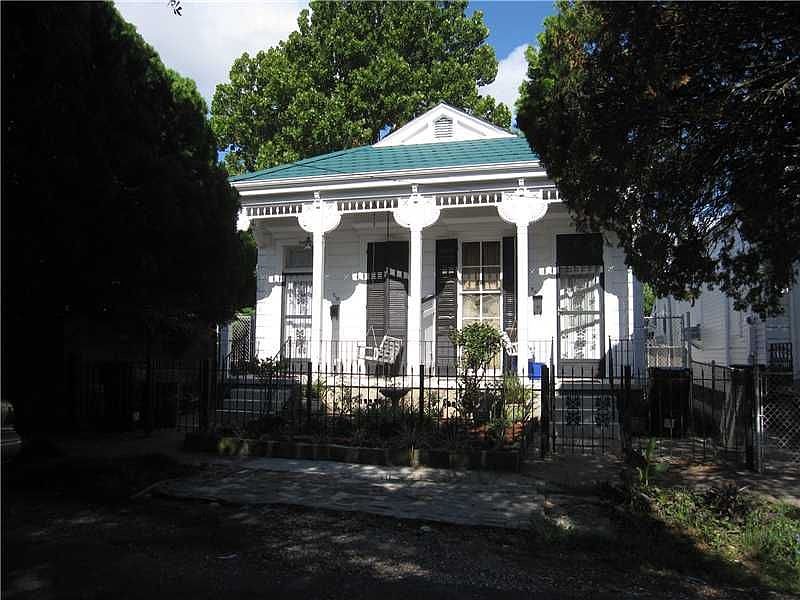 1st image of 716 Soniat St