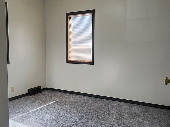 5th image of 422 Minnesota Ave SE