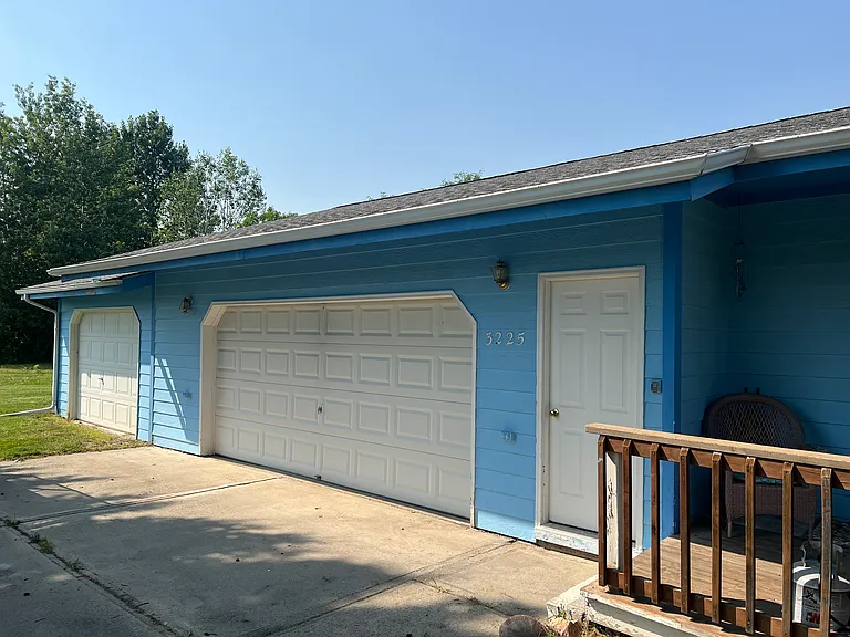 3225 Buell Dr — Photo 2