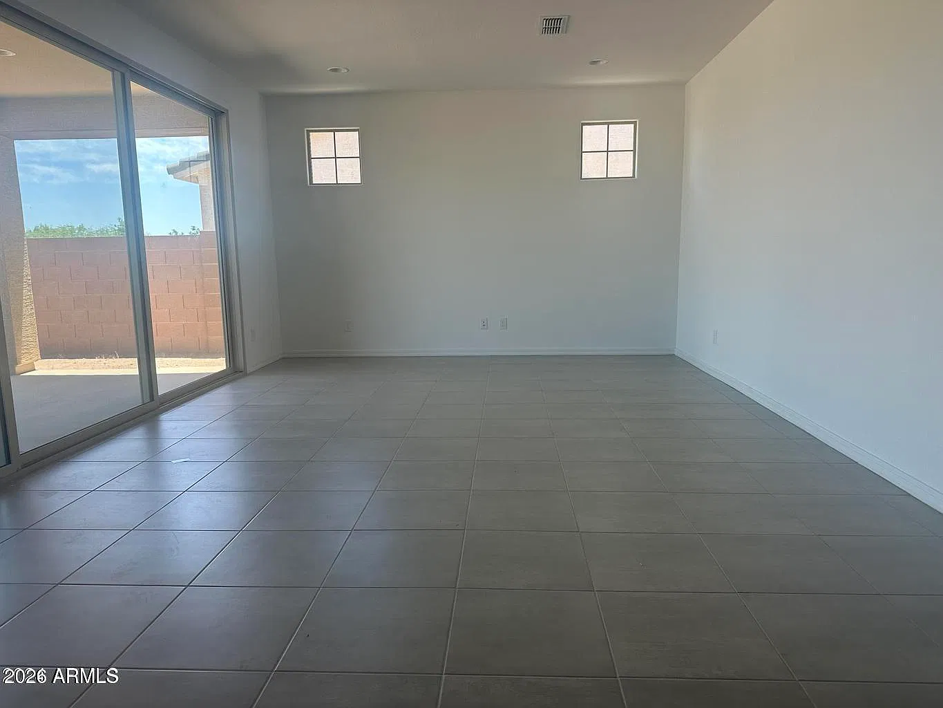 5 bed, 3.0 bath, 3068 sqft, $3,200 — Photo 2