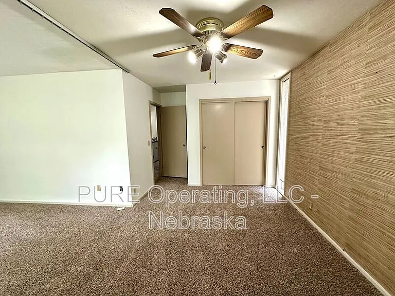 1631 N 109th Plz — Photo 45